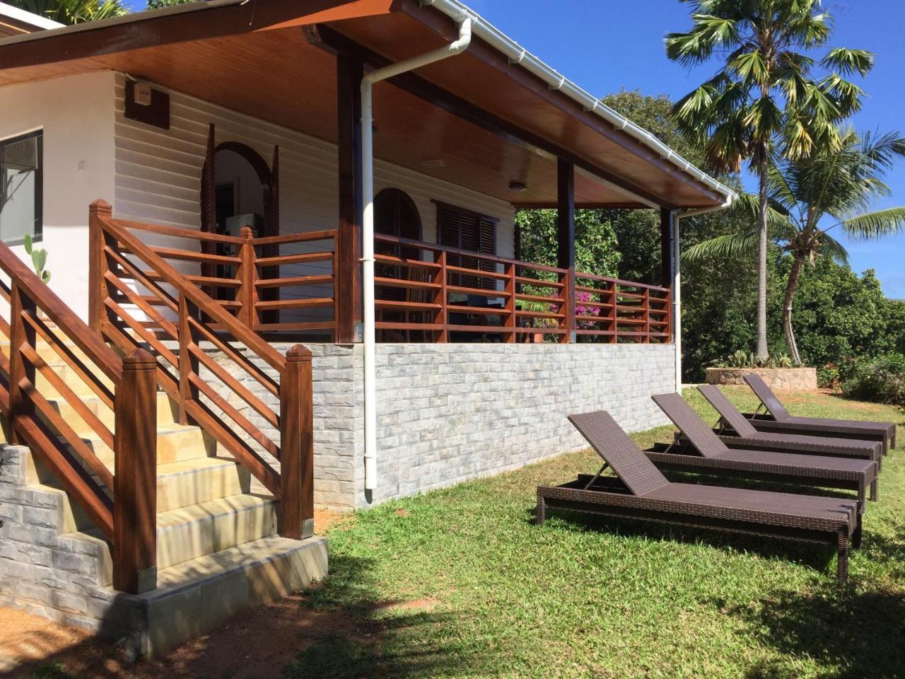 Le Grand Bleu Villas Baie Sainte Anne エクステリア 写真