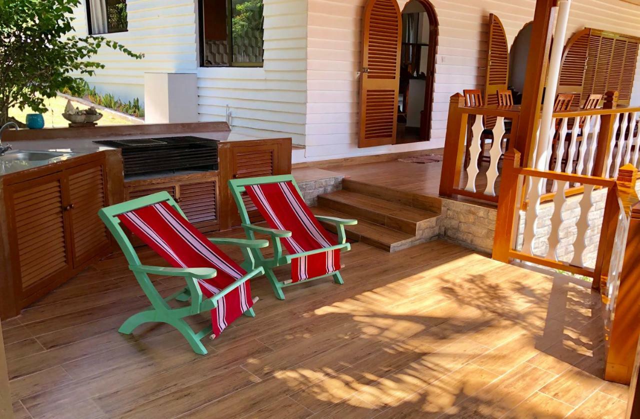 Le Grand Bleu Villas Baie Sainte Anne エクステリア 写真