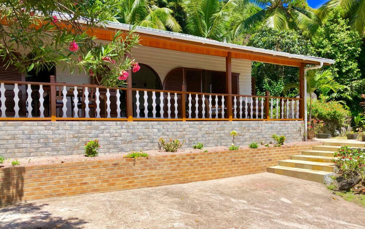 Le Grand Bleu Villas Baie Sainte Anne エクステリア 写真