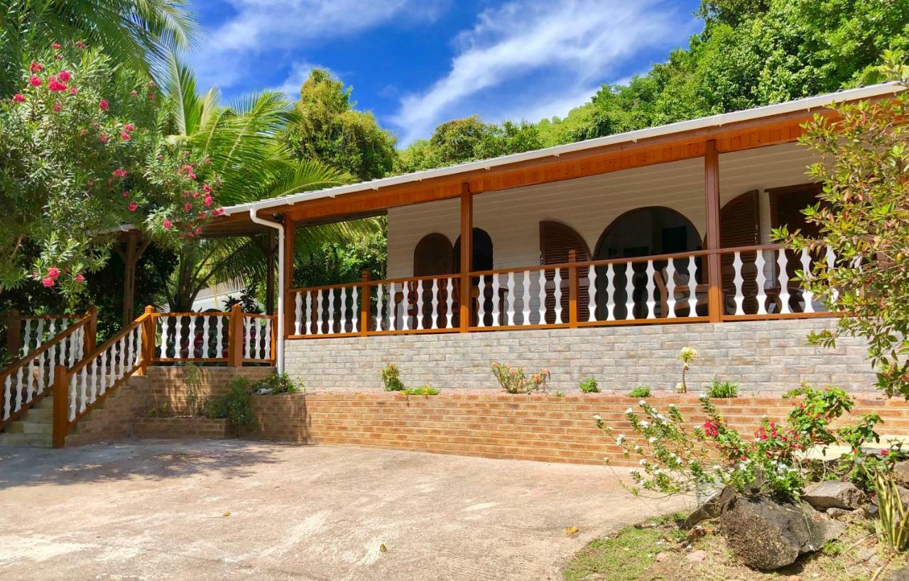 Le Grand Bleu Villas Baie Sainte Anne エクステリア 写真