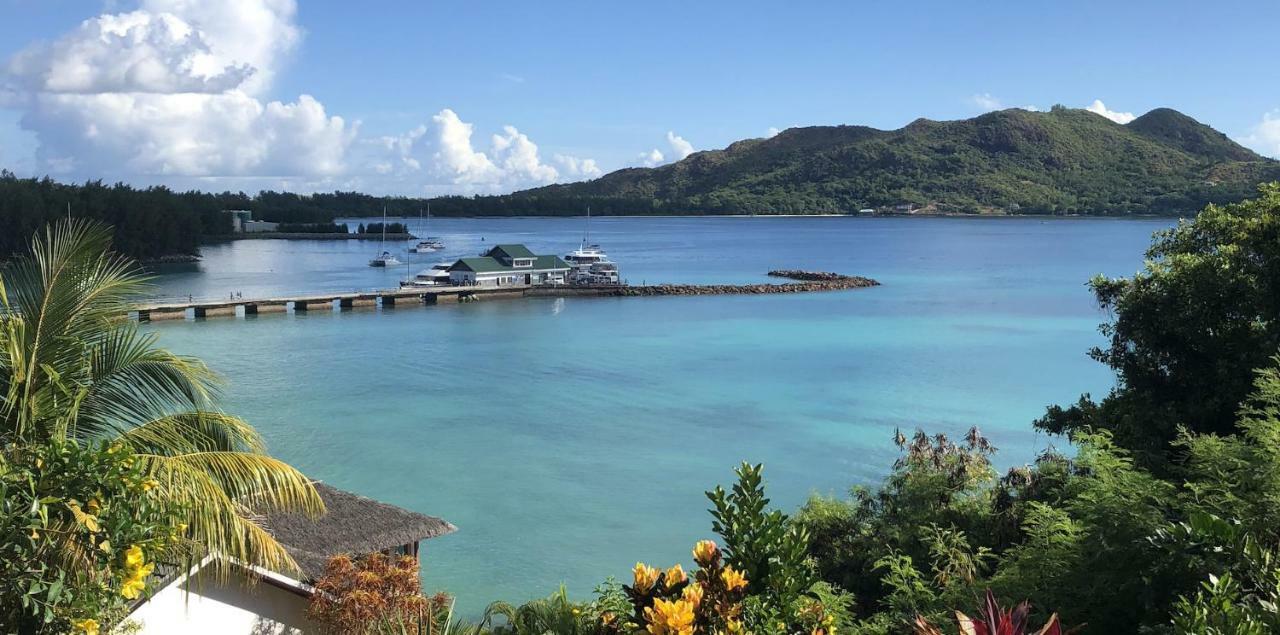 Le Grand Bleu Villas Baie Sainte Anne エクステリア 写真