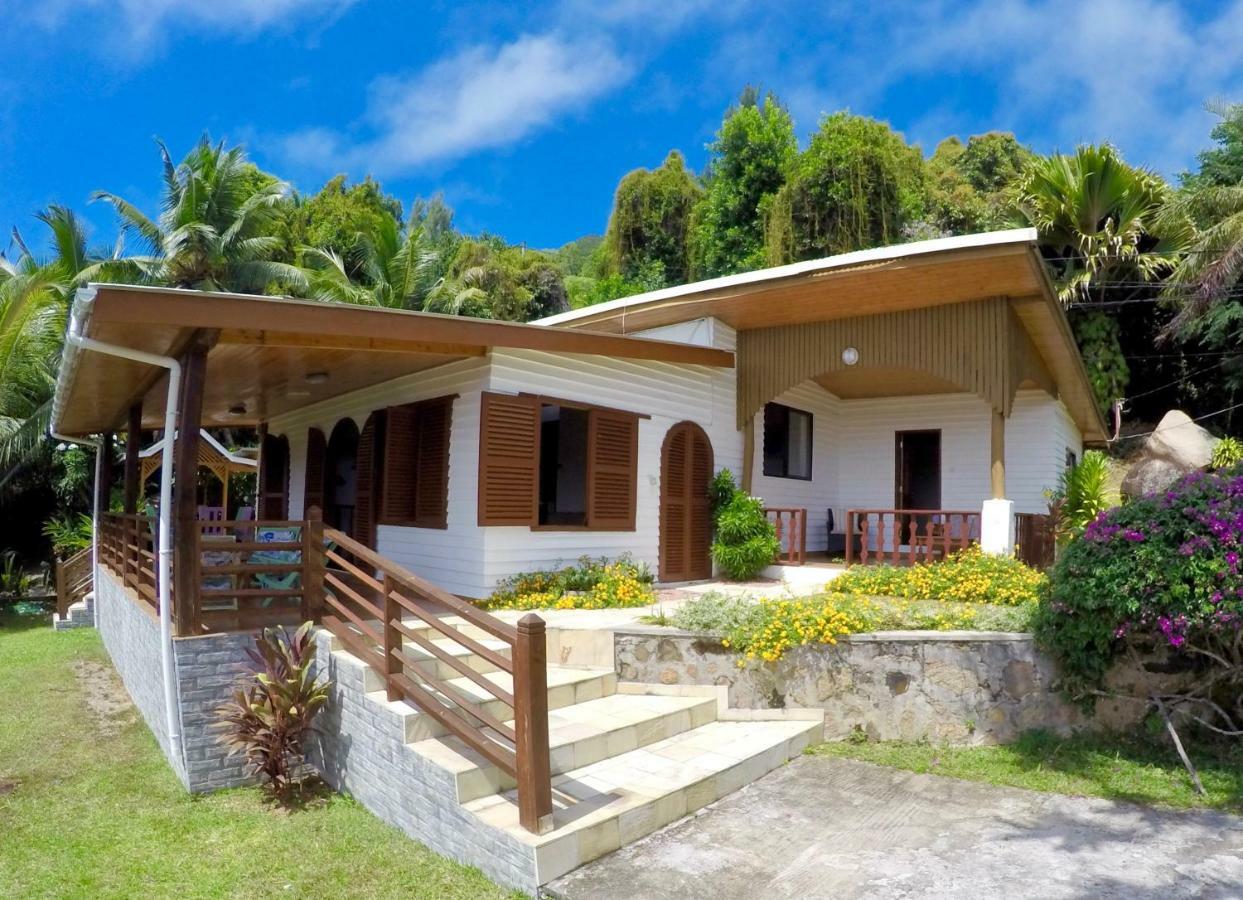 Le Grand Bleu Villas Baie Sainte Anne エクステリア 写真